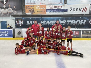 www.hokejostroh.cz
